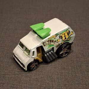 Hot Wheels 2004 Cool-One Exterminator Van Insectirides Vintage Diecast Vehicle